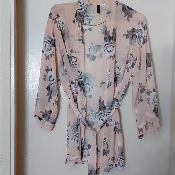 H&M Sheer Kimono - Picture 1 of 7